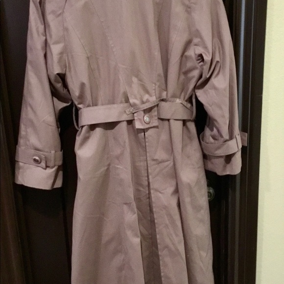 London Fog Trench coat - Picture 4 of 4
